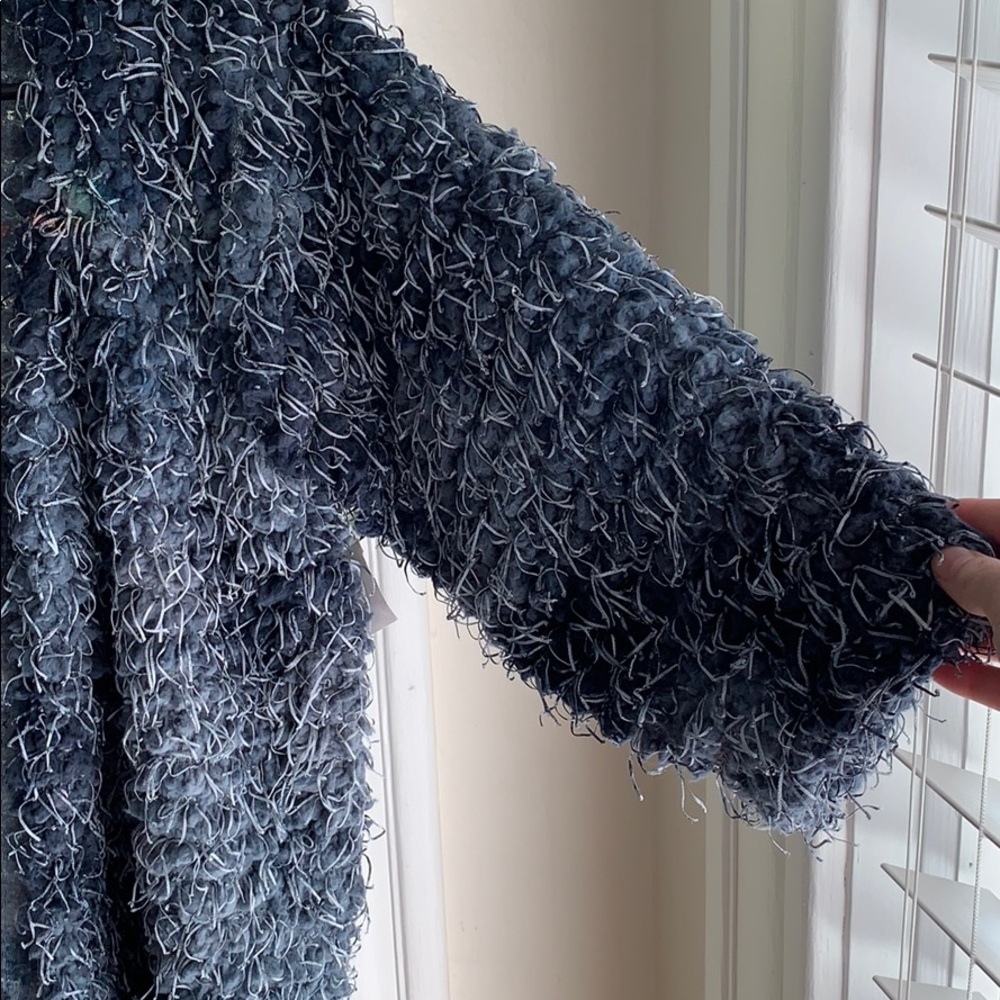CHOISE Half-Sleeve Cardigan - Picture 2 of 5